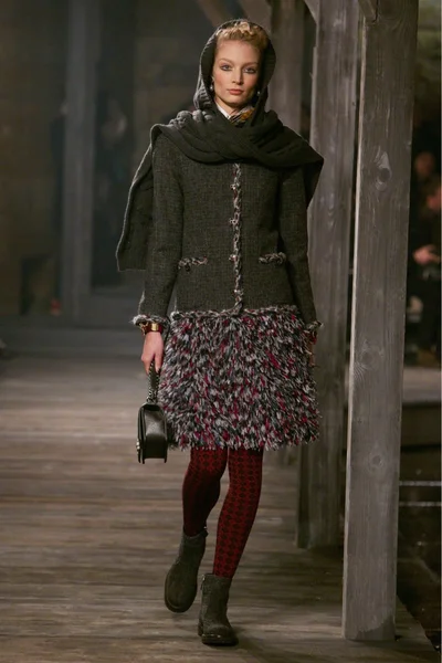 Look 16